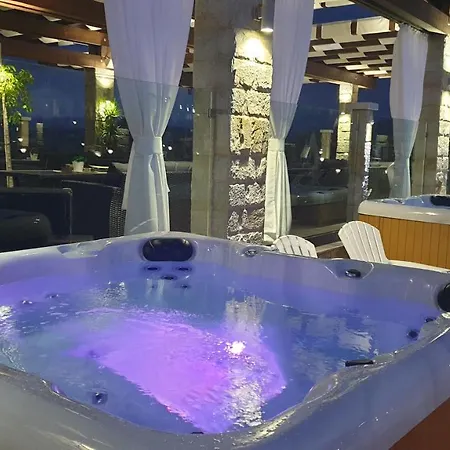 Family Eterno فندق