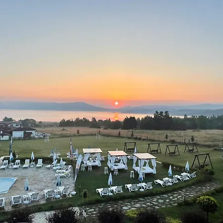 فندق Family Eterno 3*