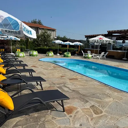 فندق Family Eterno