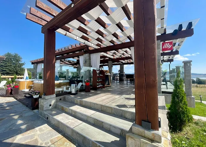 Family Eterno فندق 3*